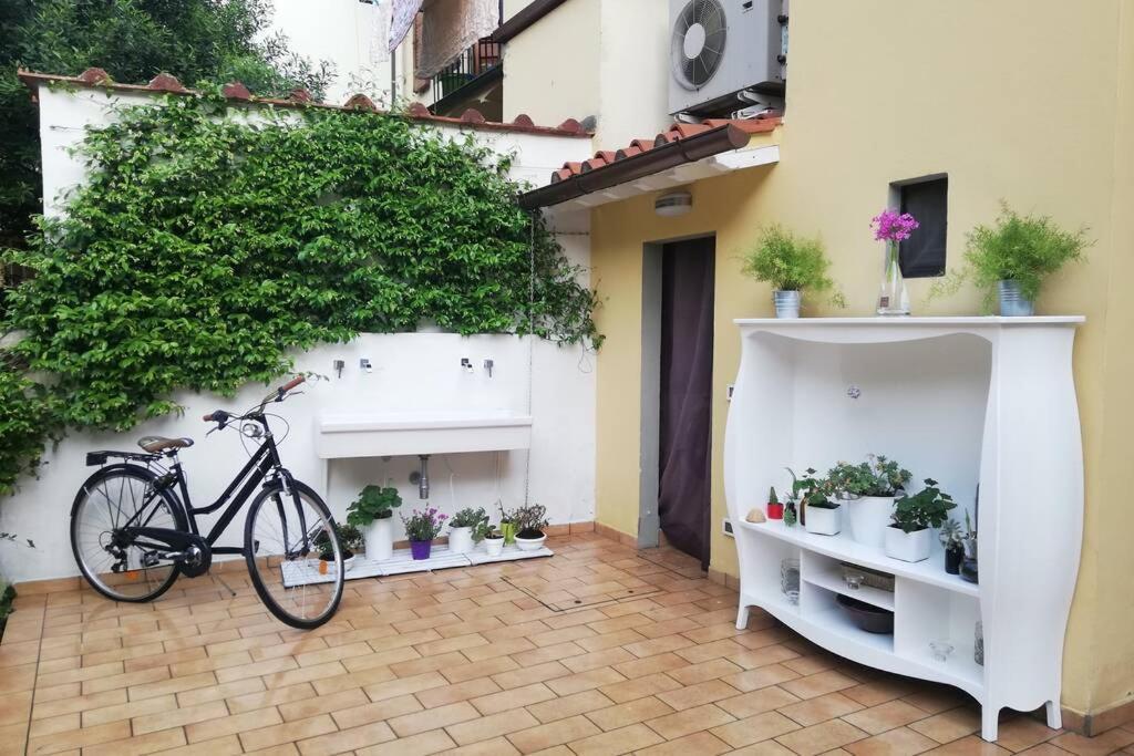 Flower Garden Apartment Vicino Al Centro Florença Exterior foto